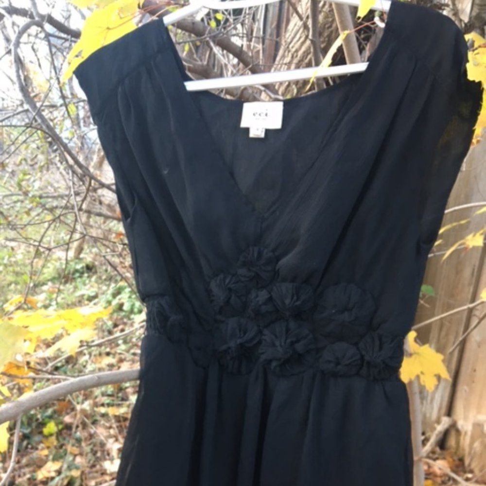 Beautiful NWOT Black Party/professional top with flowers size 4 - Picture 4 of 8